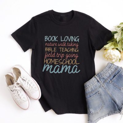 Book Loving Homeschool Mama Unisex T-Shirt