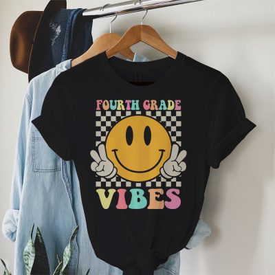 Fourth Grade Vibes 4th Grade Team Retro 1st Day Of School T-Shirt