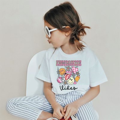 Kindergarten Vibes - Kindergarten Team Retro 1st Day Of School T-Shirt