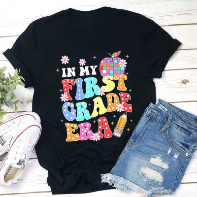 Personalized Grade Colorful Checkered Apple Teacher T-Shirt