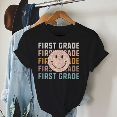 Retro Floral First Grade Teachers Back To School Student T-Shirt